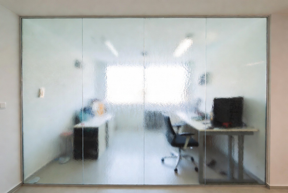 frosted-window-film-in-office